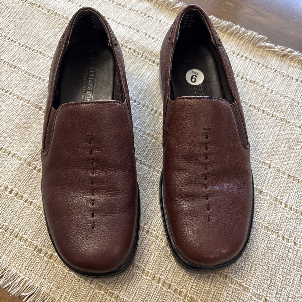 Womens Predictions Leather Collection Slip On Brown Loafers Size 6